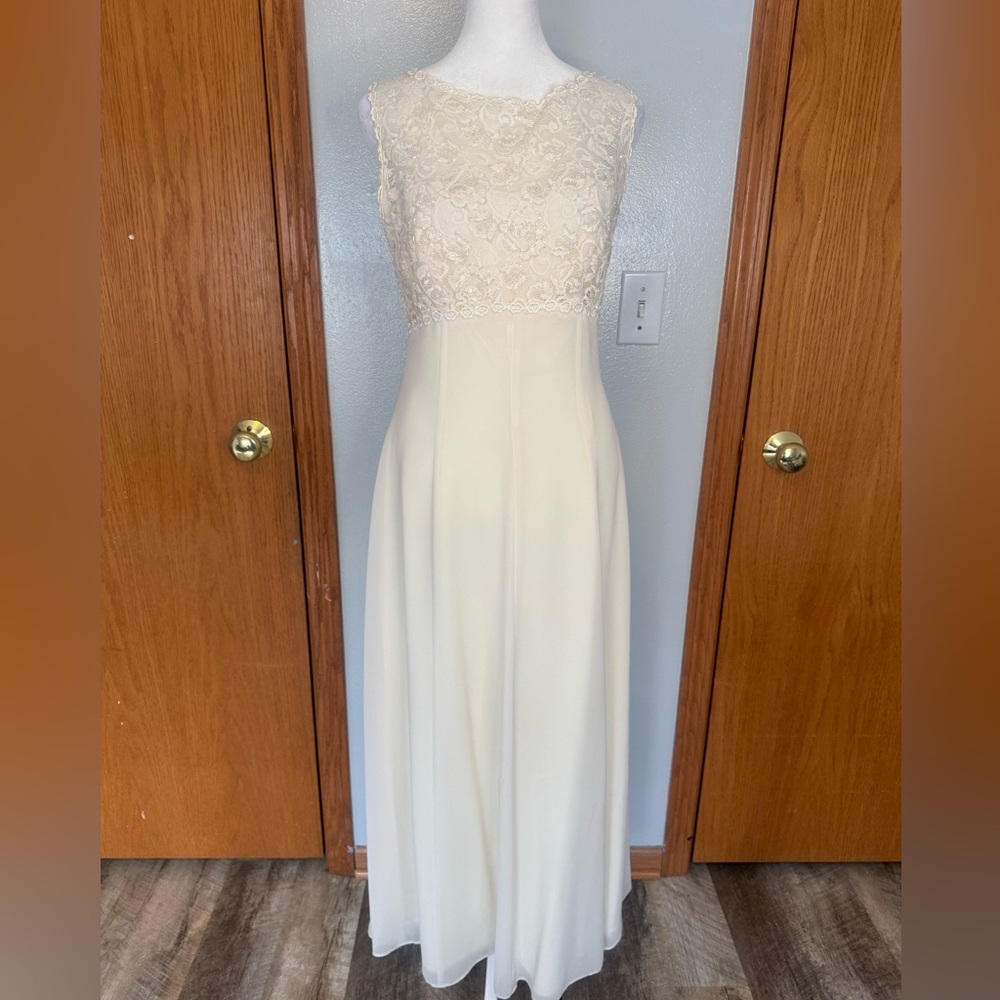 Tonight Ivory/Linen White Lace Bodice w/Beading Wedding Dress, Floor Length